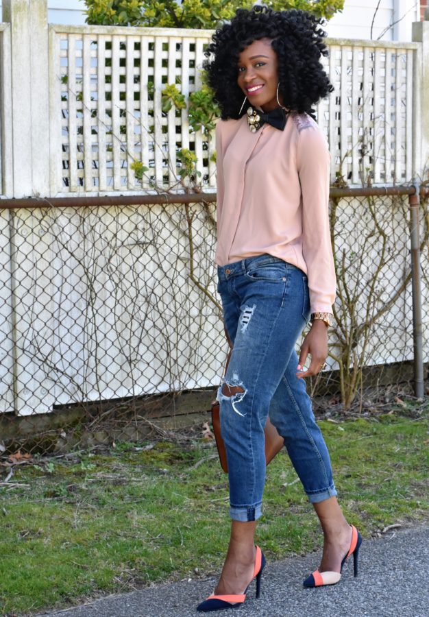 Ripped jeans + embellished bow tie - VERSICOLOR CLOSET