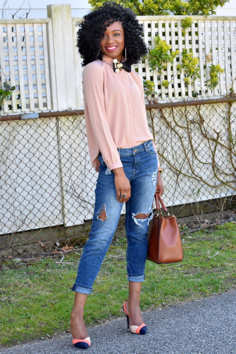 Ripped jeans + embellished bow tie - VERSICOLOR CLOSET