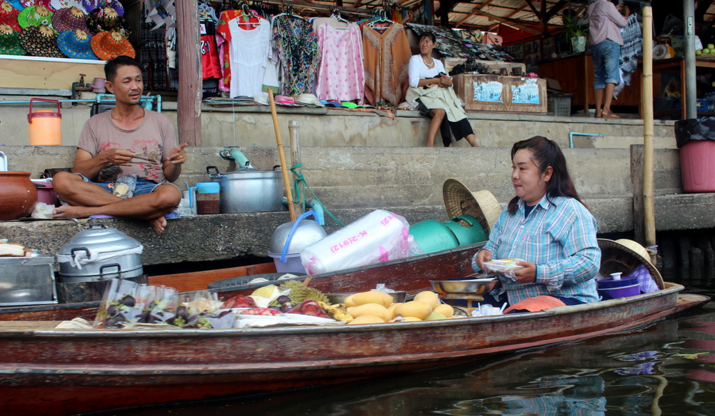Travel diary: Bangkok, Thailand - Day 3 - Floating market & elephant ...