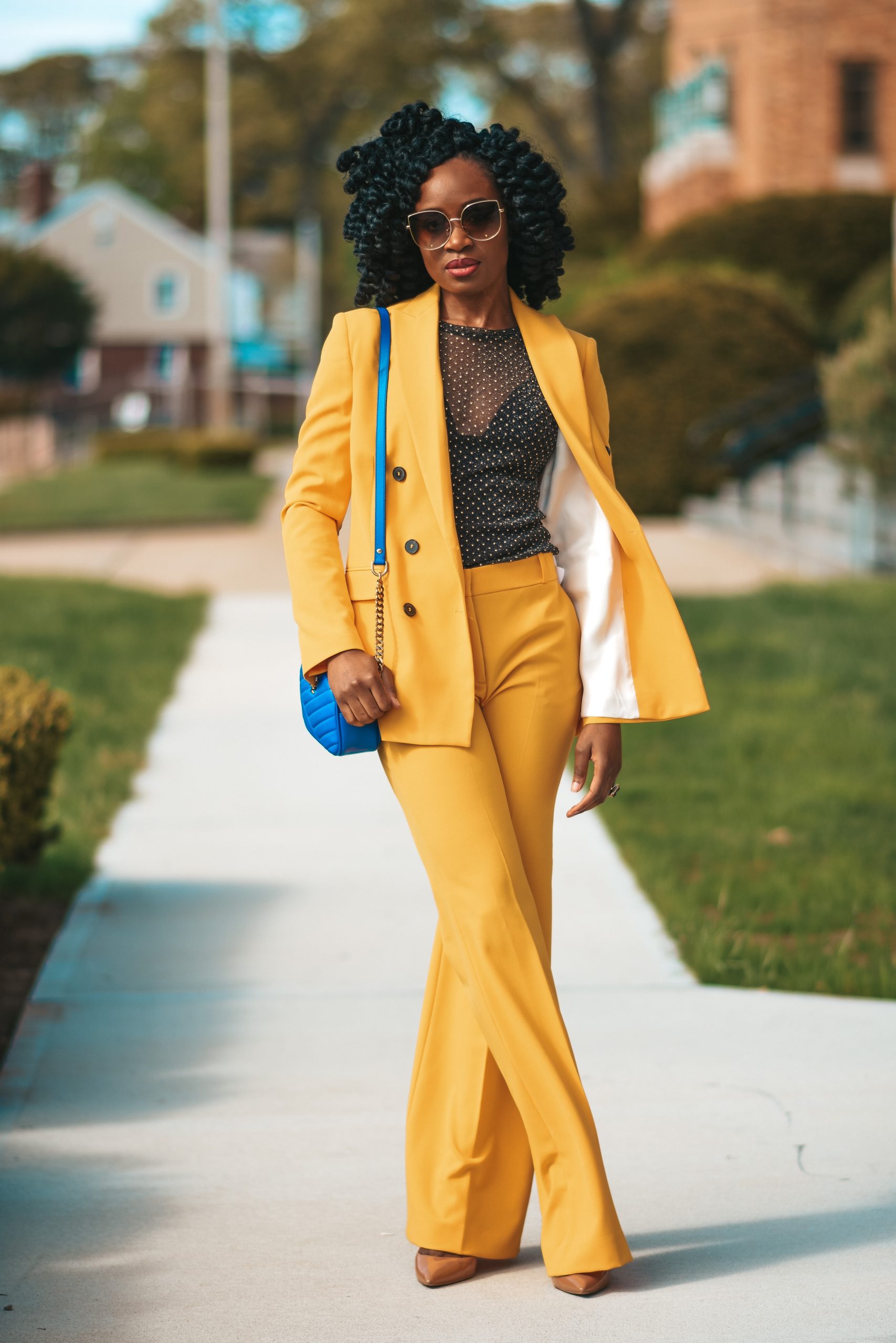 How to style a yellow suit - VERSICOLOR CLOSET